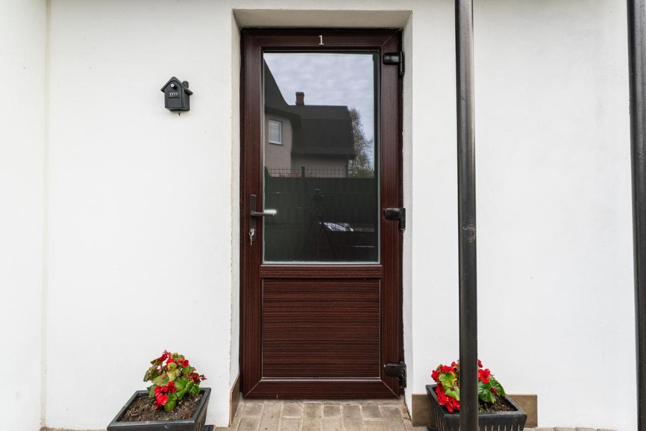 Family Garden Apartments With Free Private Parking & Playground Riga Exterior photo