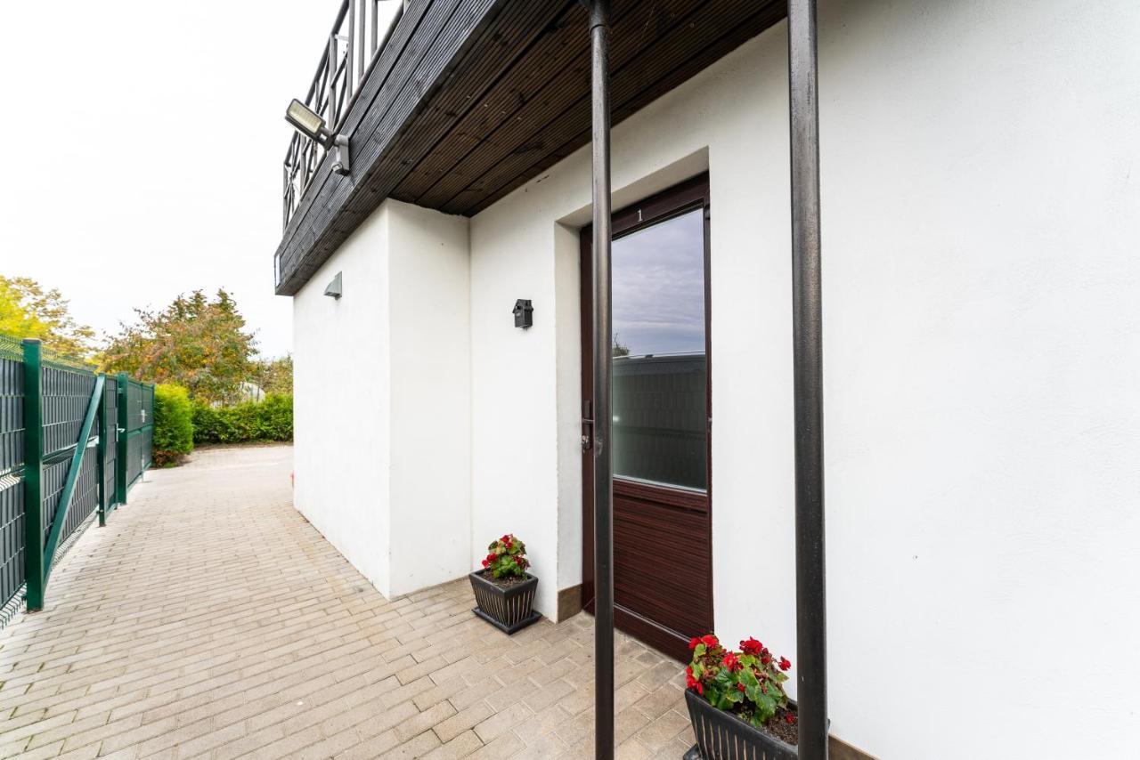 Family Garden Apartments With Free Private Parking & Playground Riga Exterior photo