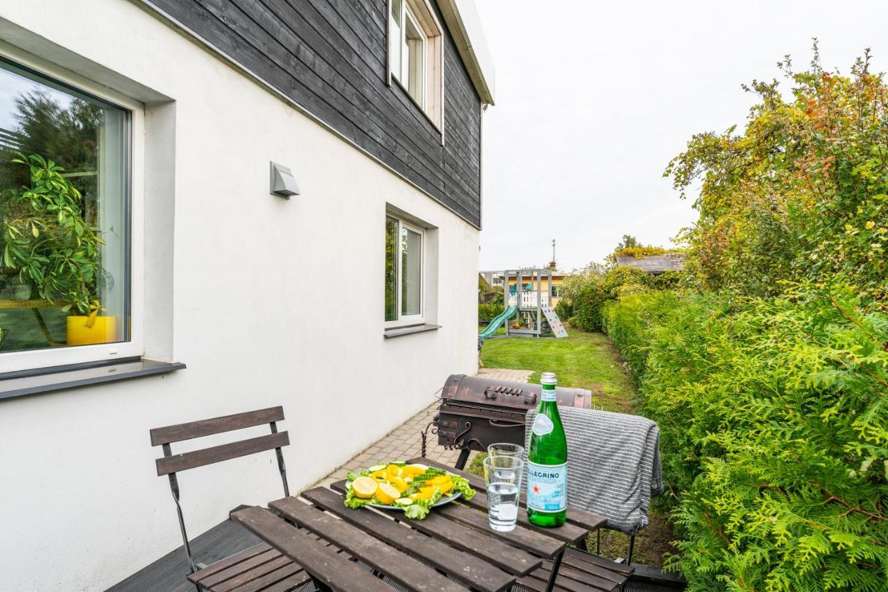 Family Garden Apartments With Free Private Parking & Playground Riga Exterior photo