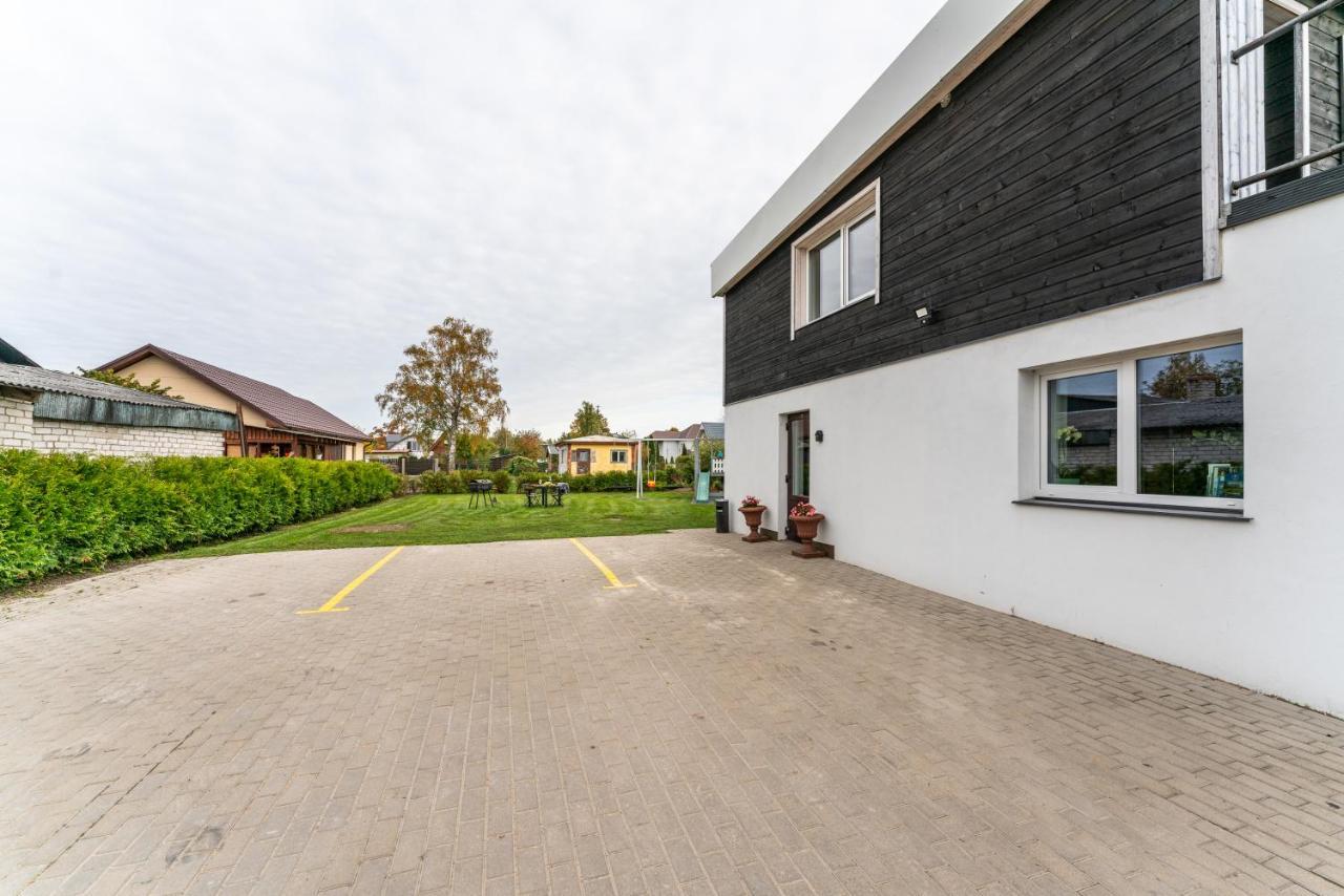Family Garden Apartments With Free Private Parking & Playground Riga Exterior photo