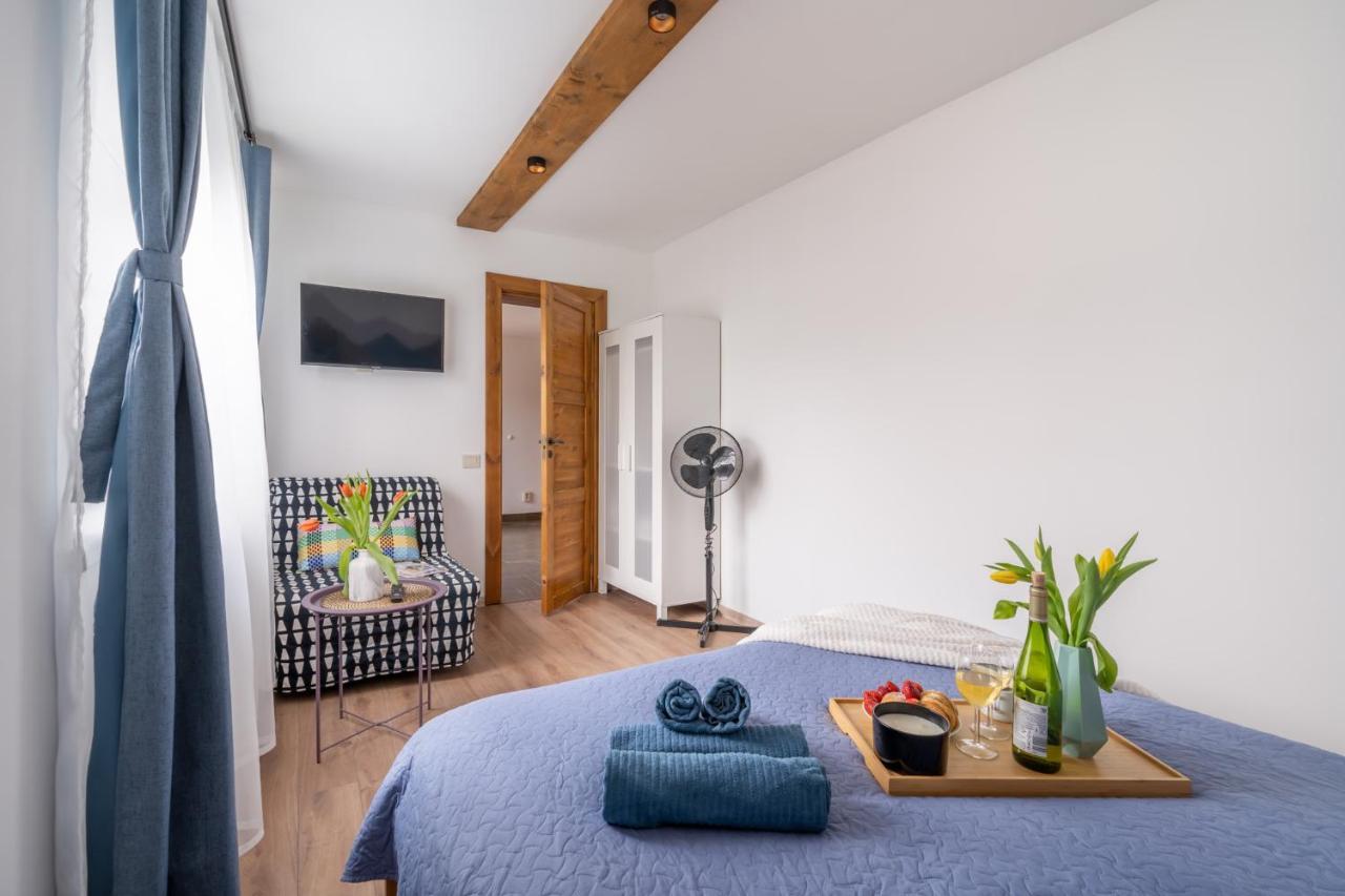 Family Garden Apartments With Free Private Parking & Playground Riga Exterior photo
