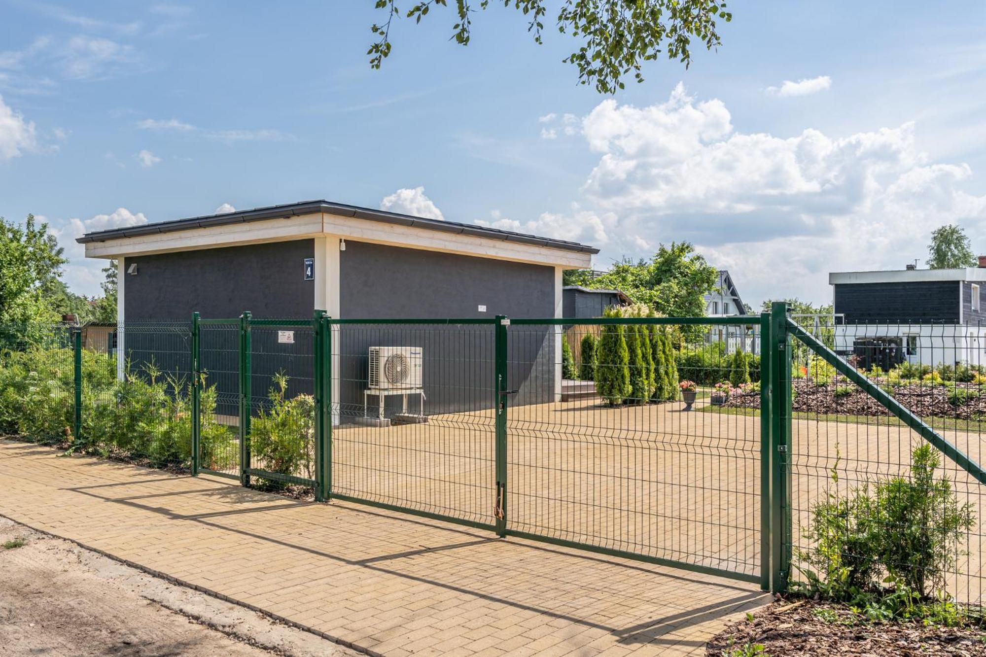 Family Garden Apartments With Free Private Parking & Playground Riga Exterior photo