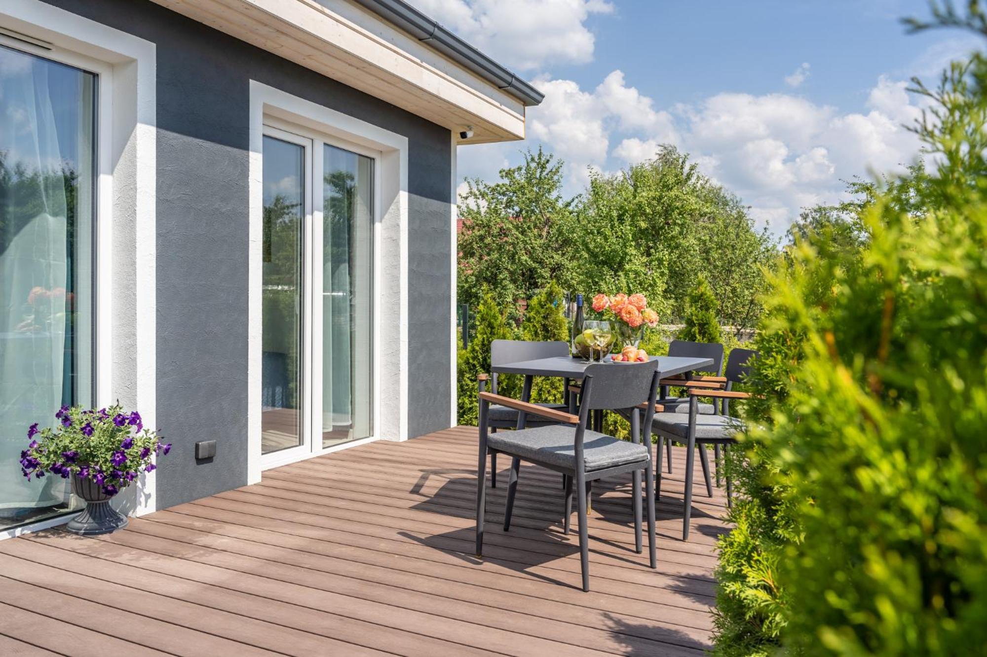 Family Garden Apartments With Free Private Parking & Playground Riga Exterior photo