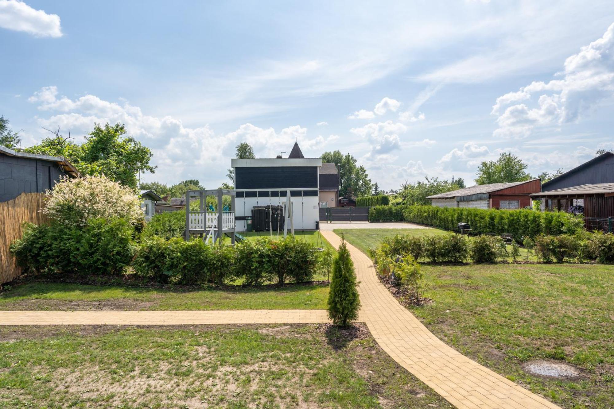 Family Garden Apartments With Free Private Parking & Playground Riga Exterior photo